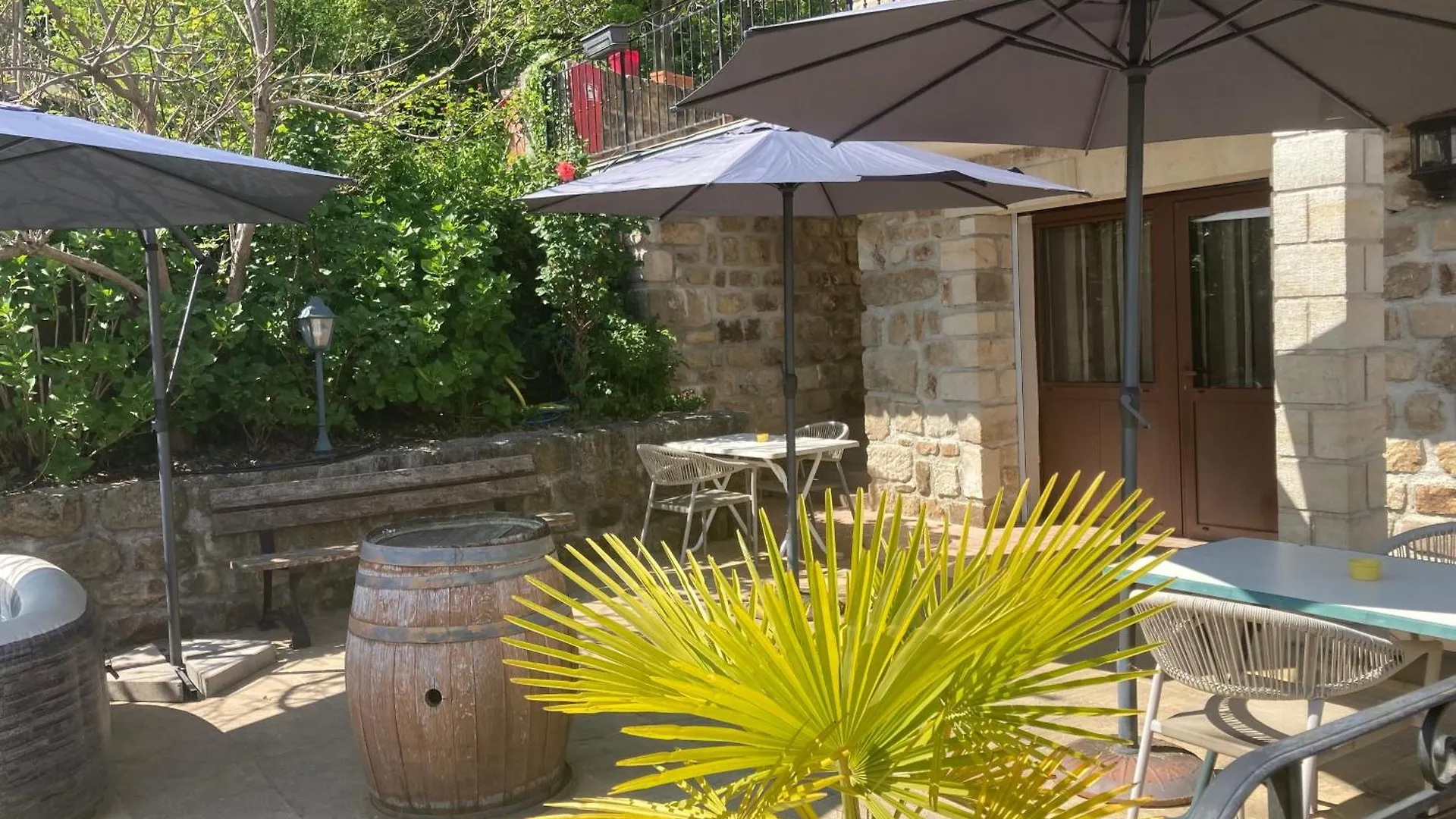 Aux Vieux Arceaux Hotel Mercuer Frankrijk