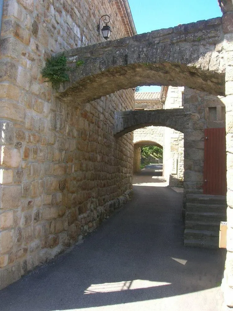 Aux Vieux Arceaux Hotel Mercuer