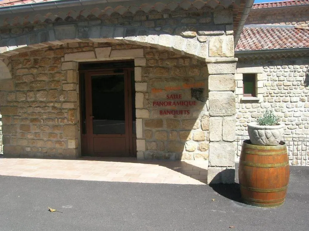 Hotel Aux Vieux Arceaux à Mercuer 3*,